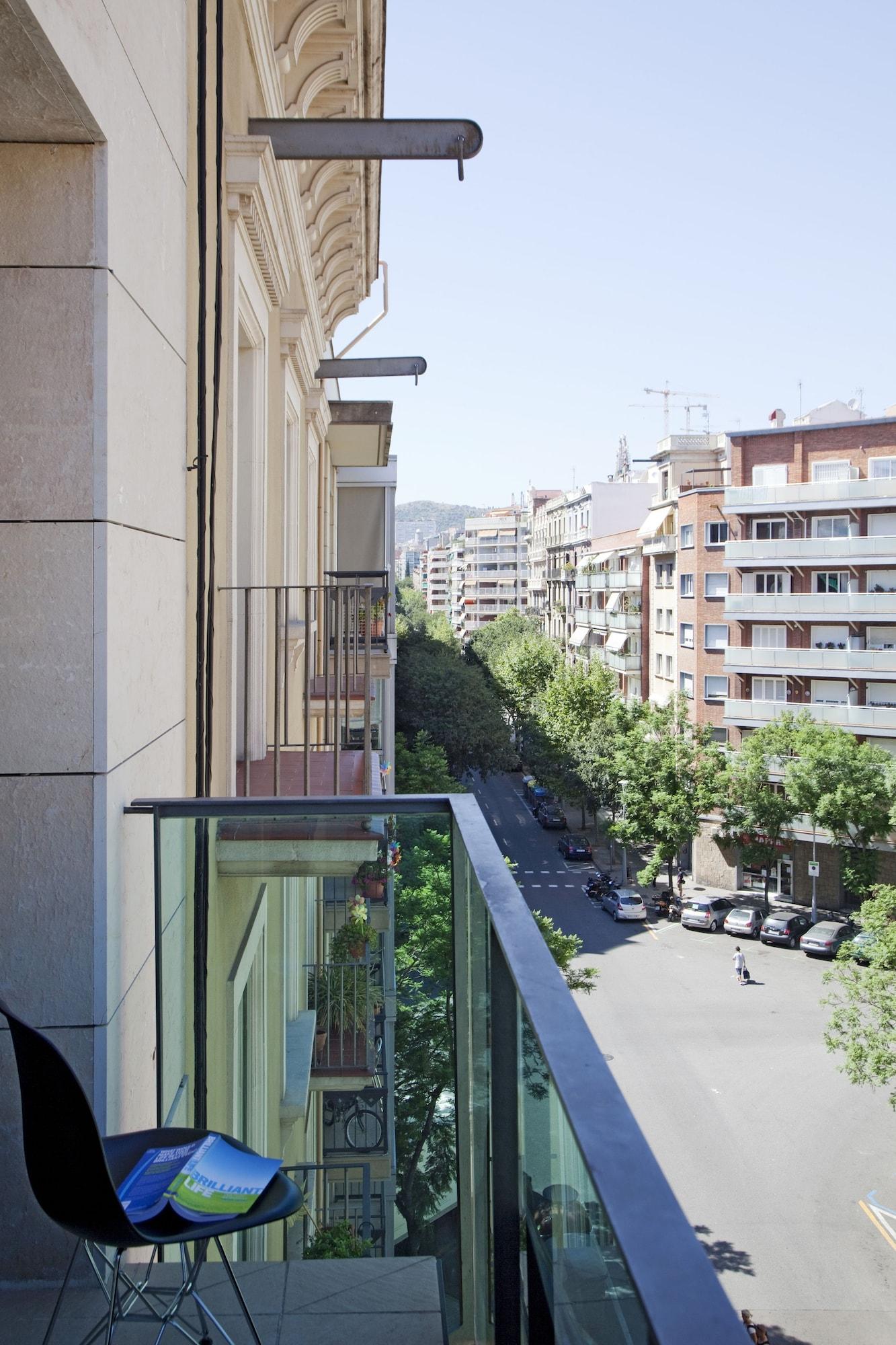 Ainb Sagrada Familia Apartments Barcelona Exterior photo