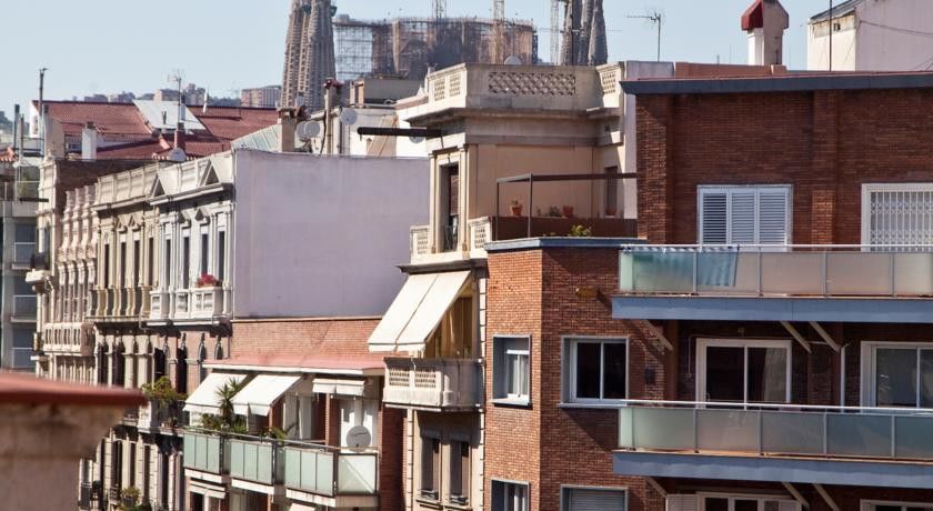 Ainb Sagrada Familia Apartments Barcelona Exterior photo